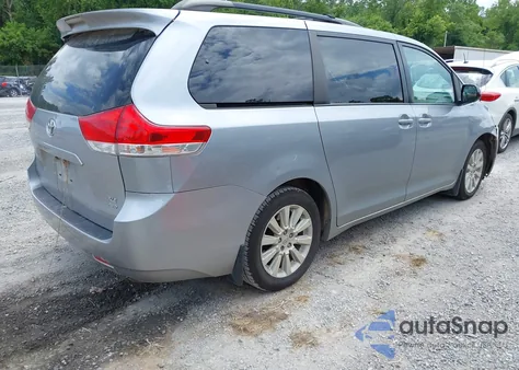 2013 Toyota Sienna Xle 7 Passenger from USA, damaged, VIN 5TDDK3DC4DS061288